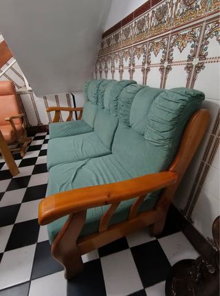 Sofá de 3 plazas con estructura de madera