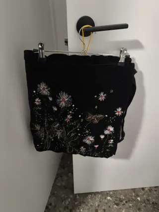 Falda pantalón Zara terciopelo bordada T.XS