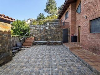 Chalet en venta en Torrelles de Llobregat