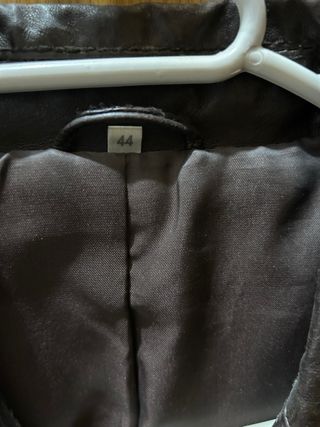 Chaqueta de piel marrón