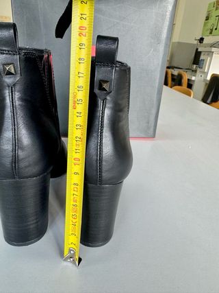 Stivaletti tacco alto punta metallo