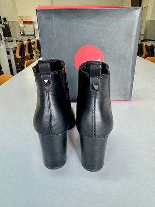 Stivaletti tacco alto punta metallo