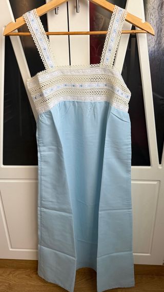 Camisón celeste encaje hecho a mano sin usar