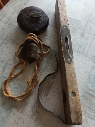 Nivel de madera plomada y cinta carcasa de cuero