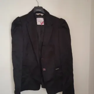 Blazer Liu Jo nero con maniche a sbuffo