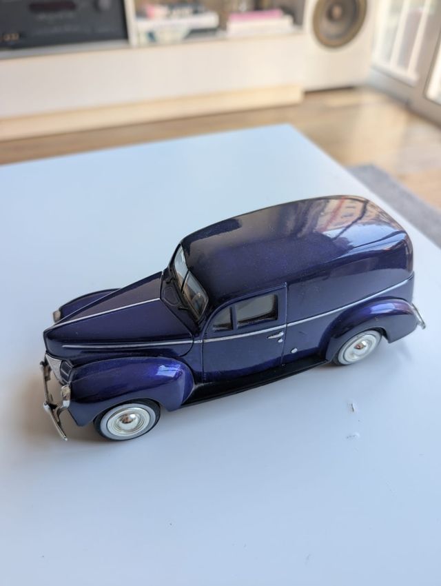 Ford Sedan Delivery 1940 Coche a Escala 1:24