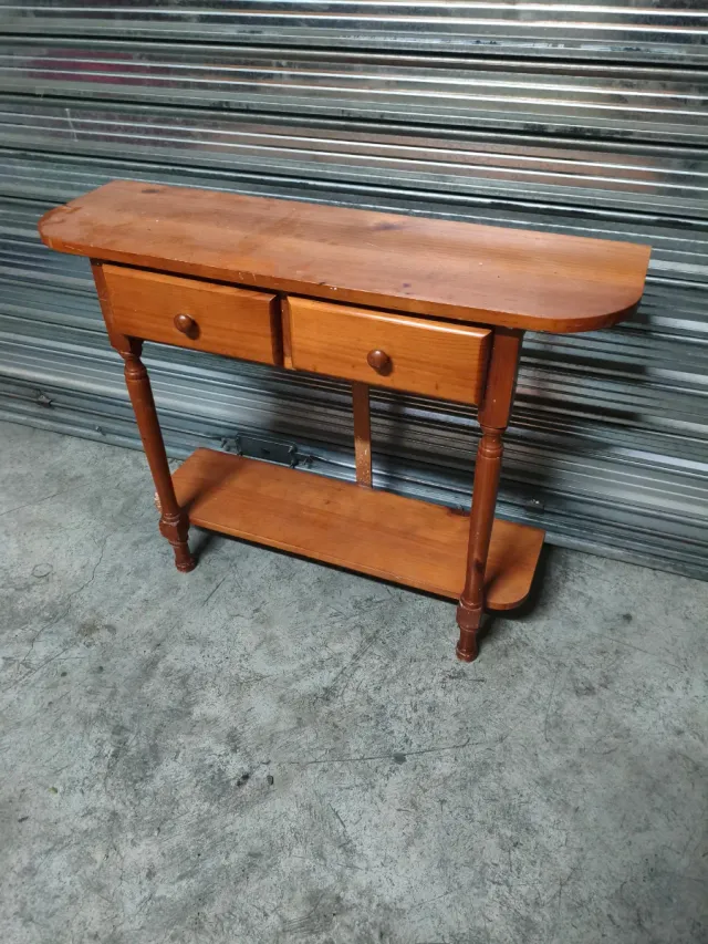 Recibidor de madera con cajones