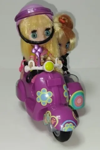 2 muñecas Pet Shops con Moto y Sidecar