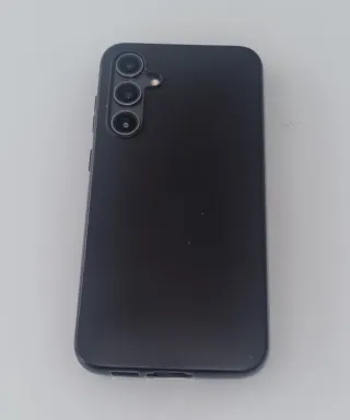 Samsung Galaxy S23 FE + funda, como nuevo.