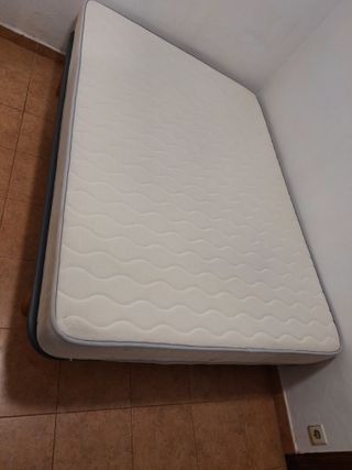 Cama doble con colchón como nuevo