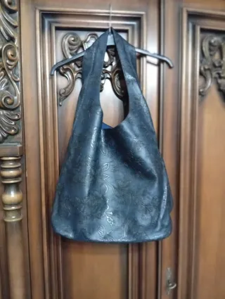 Borsa Hobo Blu con Pochette Interna Estraibile