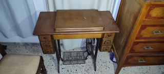 Máquina de coser Singer Calse 216 con manual