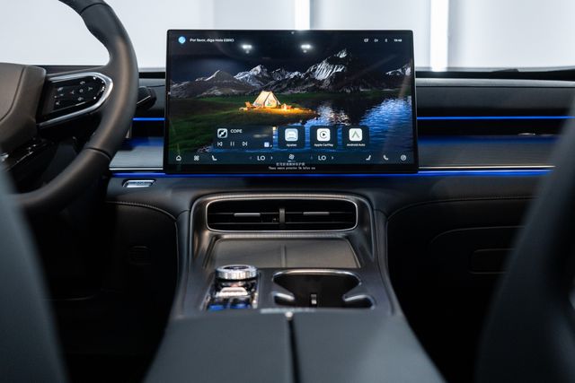 Ebro S800 1.6 TGDI Luxury 7 DCT