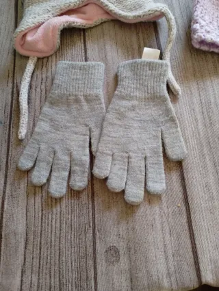 Set di cappelli, guanti e sciarpa per bambini