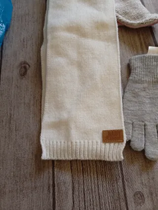 Set di cappelli, guanti e sciarpa per bambini