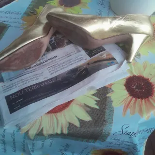 Zapatos dorados Vigares