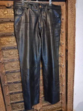 Pantalón Cuero Negro
