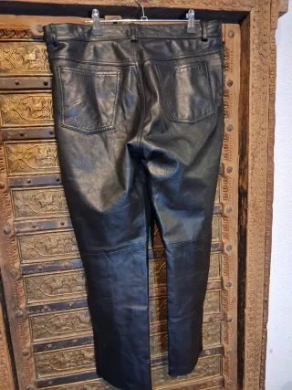 Pantalón Cuero Negro