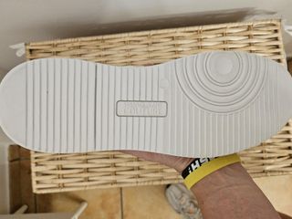 Valen 399€. A estrenar Versace zapatillas altas ce