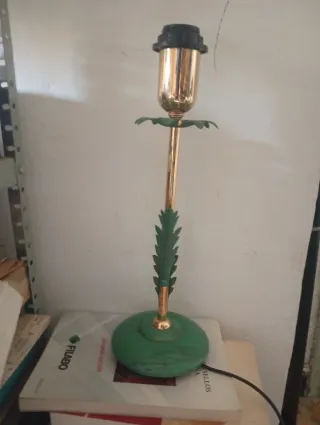 Lámpara de mesa Vintage estilo Hollywood Regency.