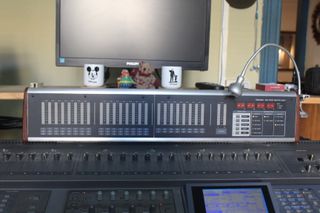 Mesa de mezclas digital TASCAM DM4800