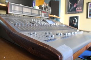 Mesa de mezclas digital TASCAM DM4800