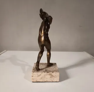 Scultura in bronzo  "Discobolo" su base in marmo