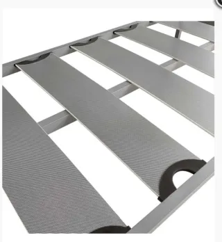 Litera metálica gris