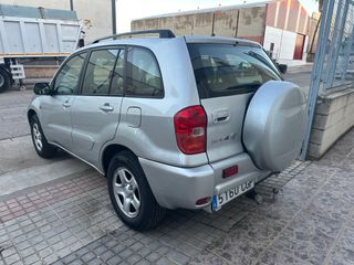 Toyota RAV4 4x4 bola de remolque