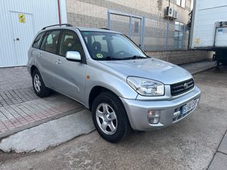Toyota RAV4 4x4 bola de remolque