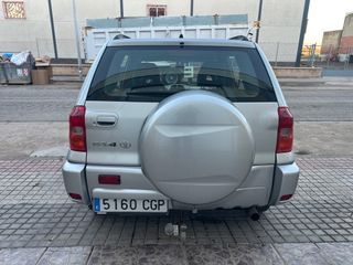 Toyota RAV4 4x4 bola de remolque