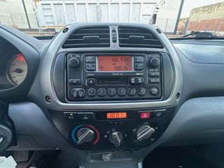 Toyota RAV4 4x4 bola de remolque