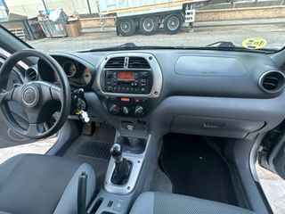 Toyota RAV4 4x4 bola de remolque