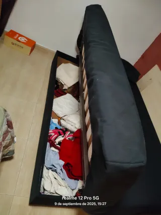 Sofá cama azul marino con arcón