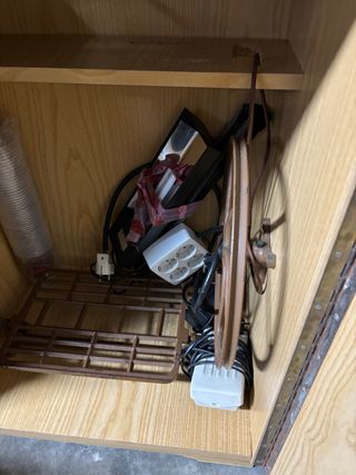 Máquina de coser Alfa eléctrica con mueble