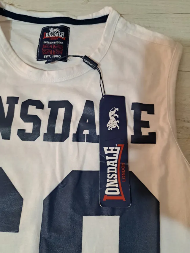 T-shirt smanicata Lonsdale con numero 60