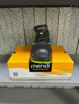 Zapatos de seguridad Mendi negros y verdes