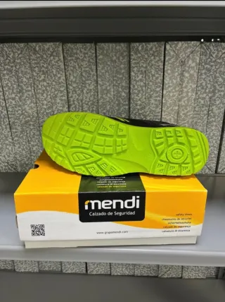 Zapatos de seguridad Mendi negros y verdes