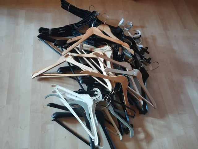 62 perchas, para pantalones, camisas, faldas