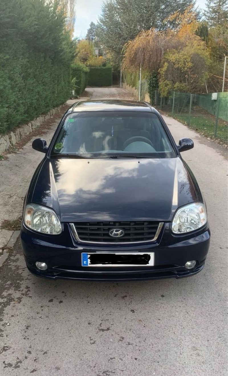 Hyundai Accent - foto 1