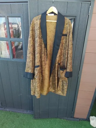 Bata de seda antigua Inglaterra,