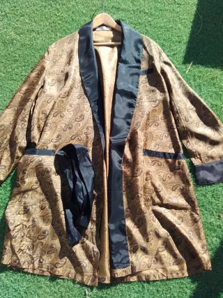 Bata de seda antigua Inglaterra,