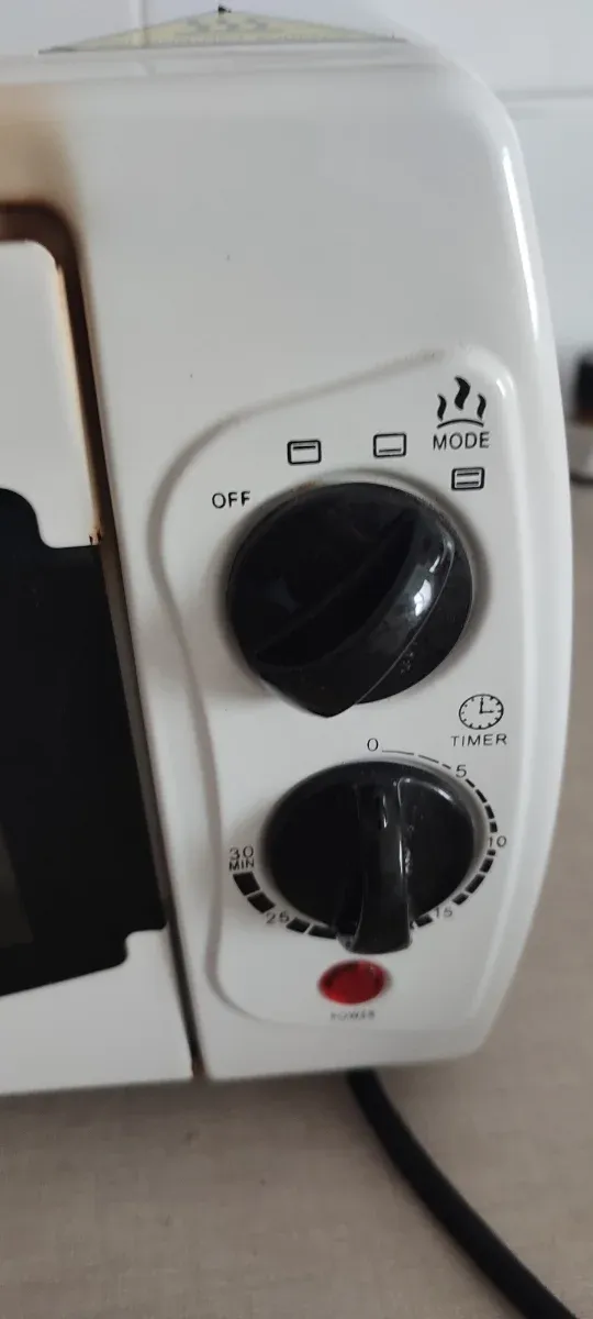 Mini horno eléctrico blanco