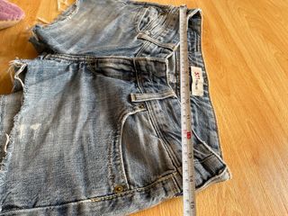 short Levi’s 571 Slim Fit talla 27