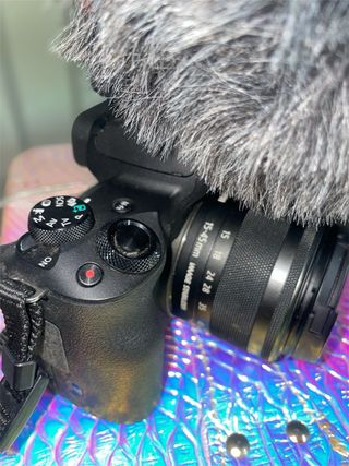 Canon Eos M50 con Microfono Rode