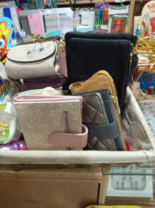 Lote de carteras hombre y mujer