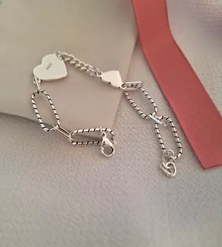 Pulsera de plata, cadena de eslabones con corazon.