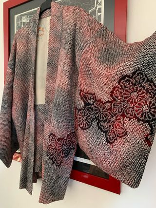 Haori kimono estampado rosa, negro, burdeos