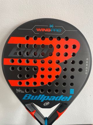 Pala Bullpadel Wing Pro + pelotas