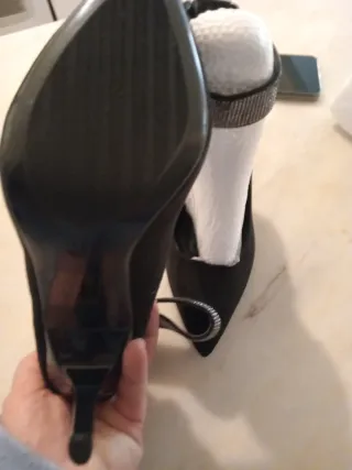 Sapato alto preto com strass